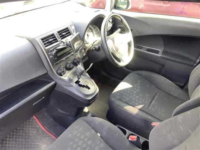 TOYOTA RACTIS 2011