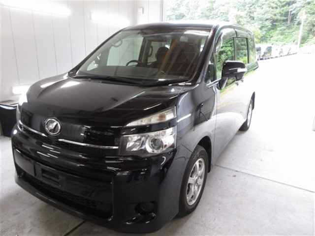 TOYOTA VOXY 2012