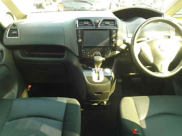 NISSAN SERENA 2013