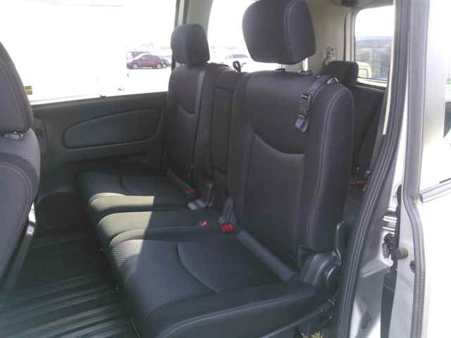 NISSAN SERENA 2013