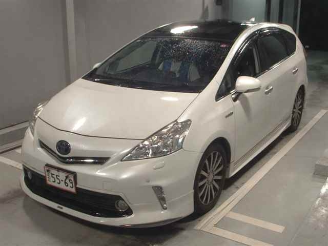 TOYOTA PRIUS ALPHA 2012