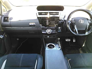 TOYOTA PRIUS ALPHA 2012