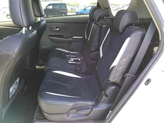 TOYOTA PRIUS ALPHA 2012