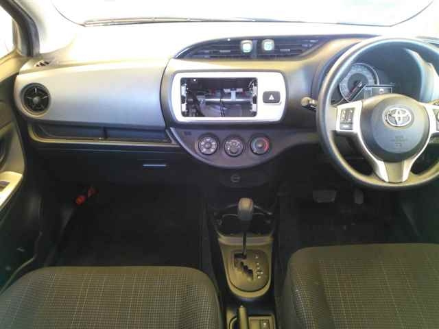 TOYOTA VITZ 2016