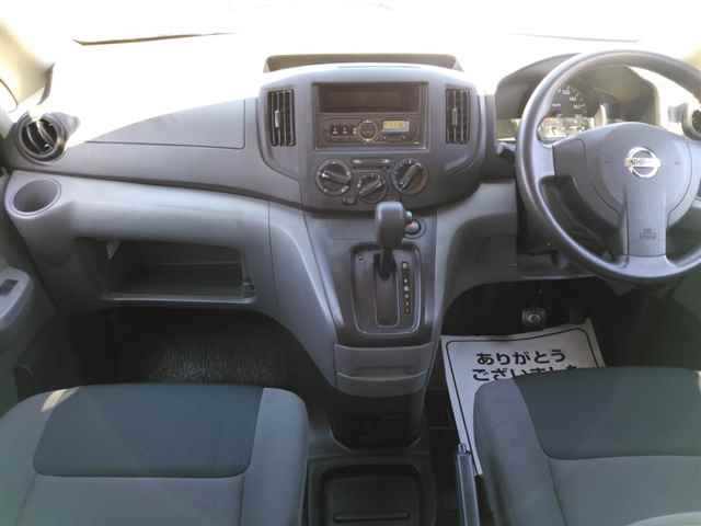 NISSAN NV200 2020