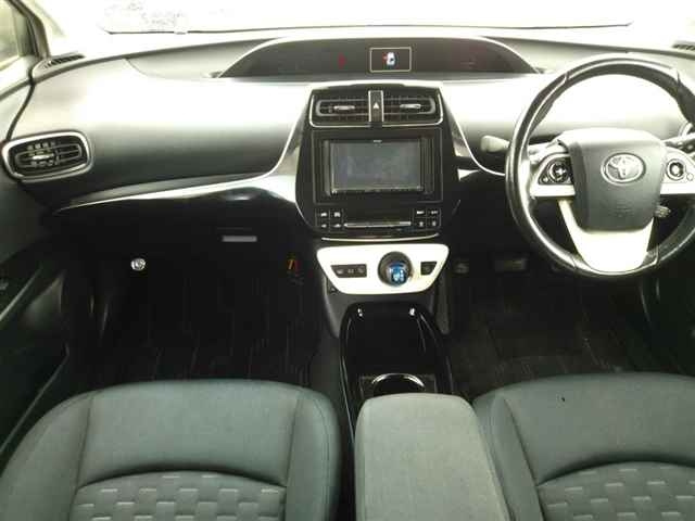 TOYOTA PRIUS PHV 2019