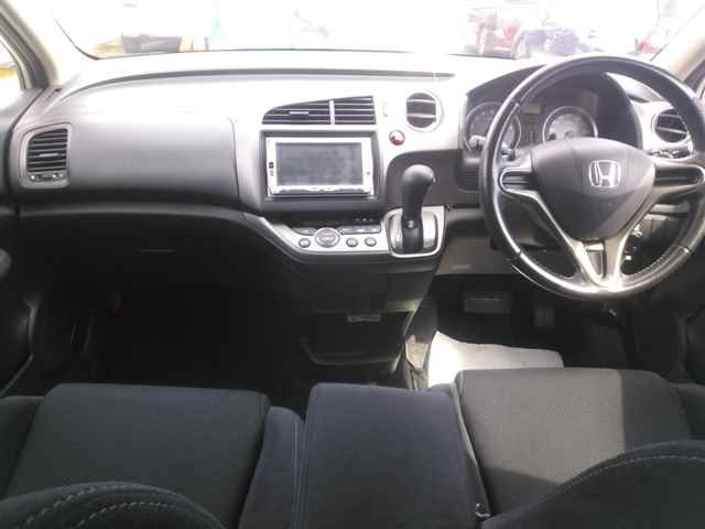HONDA STREAM 2009