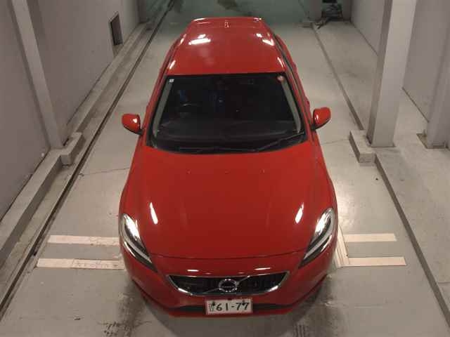 VOLVO V40 2017
