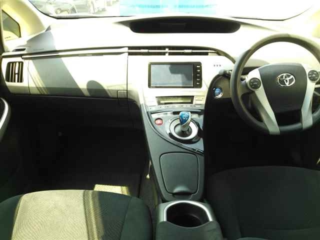 TOYOTA PRIUS 2014