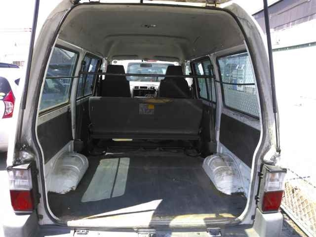 MAZDA BONGO VAN 2010