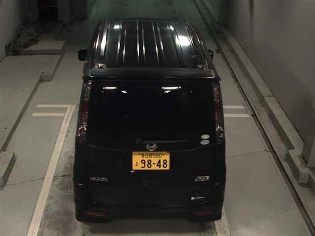 NISSAN ROOX 2011