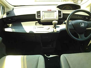 HONDA FREED 2009