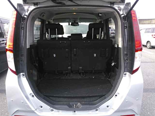 TOYOTA ROOMY 2019