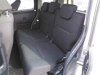 TOYOTA ROOMY 2019