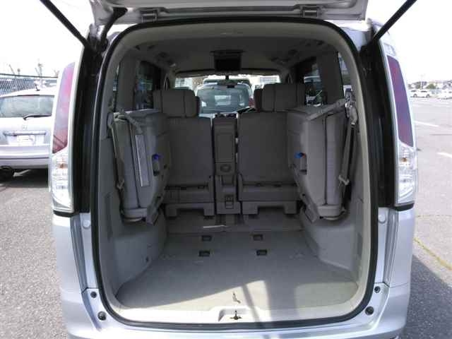 NISSAN SERENA 2012