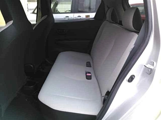 TOYOTA VITZ 2011