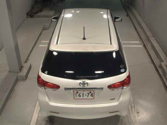 TOYOTA WISH 2010