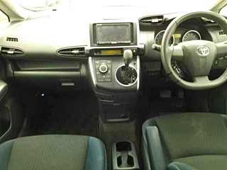 TOYOTA WISH 2010