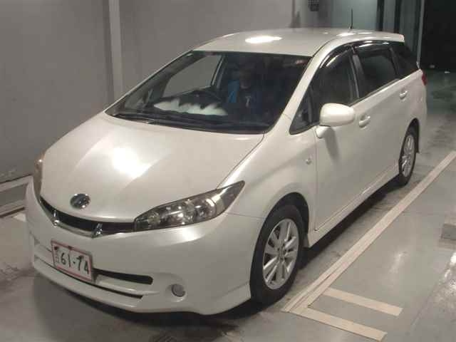 TOYOTA WISH 2010
