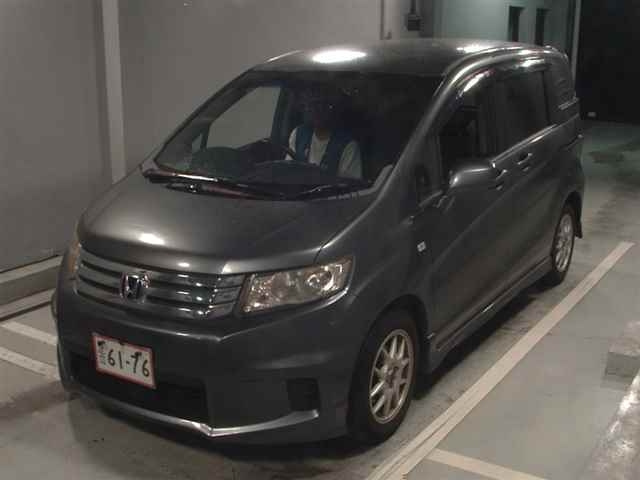 HONDA FREED 2010