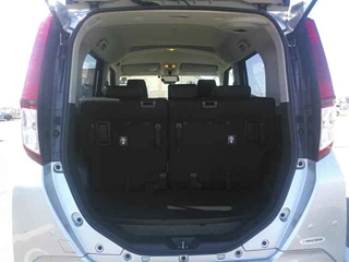 TOYOTA ROOMY 2019