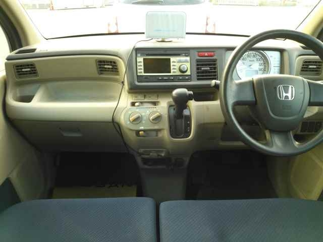 HONDA LIFE 2010