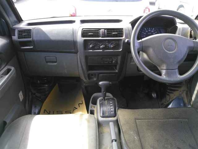 MITSUBISHI MINICAB VAN 2009