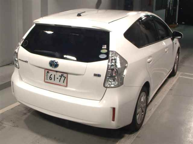 TOYOTA PRIUS ALPHA 2013