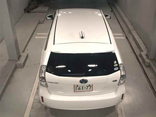 TOYOTA PRIUS ALPHA 2013