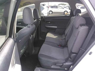 TOYOTA PRIUS ALPHA 2013