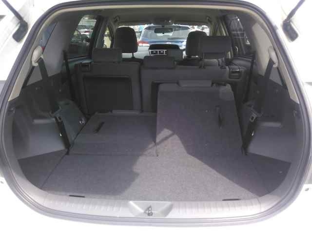 TOYOTA PRIUS ALPHA 2013