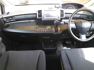 HONDA FREED 2009