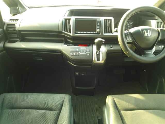 HONDA STEP WAGON 2011