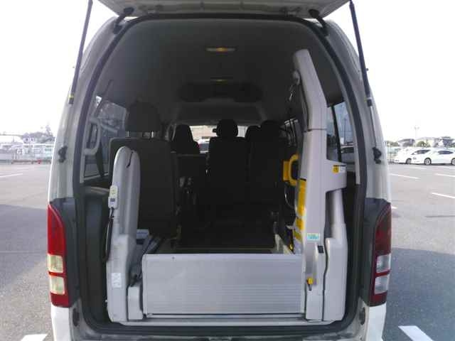 TOYOTA HIACE VAN 2011