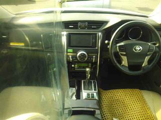 TOYOTA MARK X 2010