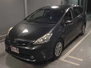 TOYOTA PRIUS ALPHA 2012