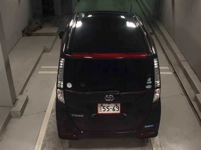 TOYOTA TANK 2017