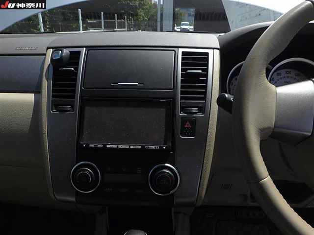 NISSAN TIIDA 2009