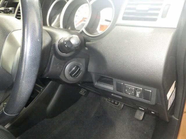 NISSAN TIIDA 2010