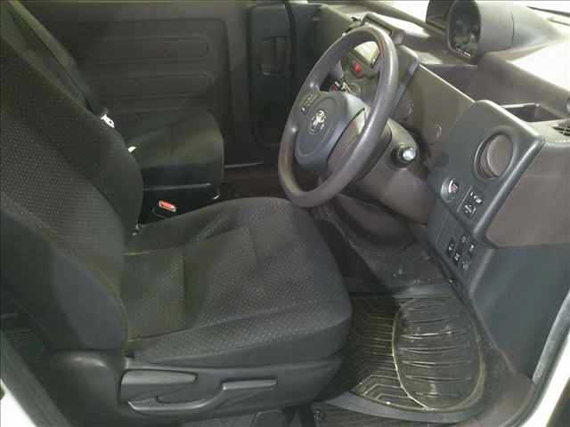 TOYOTA PORTE 2012