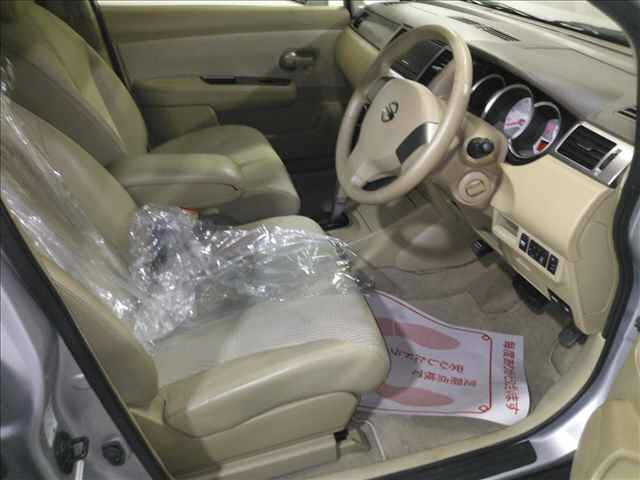 NISSAN TIIDA 2012