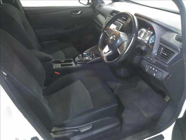 NISSAN LEAF 2017