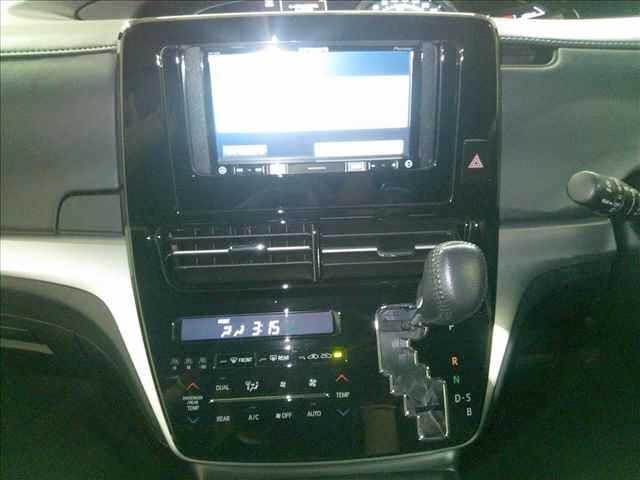 TOYOTA ESTIMA HYBRID 2017