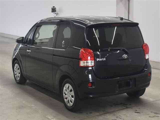 TOYOTA PORTE 2012