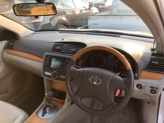 TOYOTA PREMIO 2009