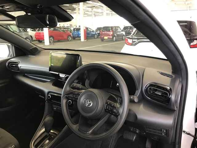 TOYOTA YARIS 2024