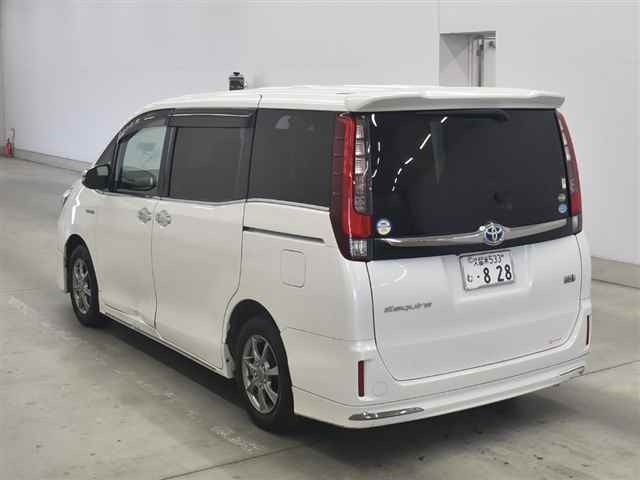 TOYOTA ESQUIRE 2016