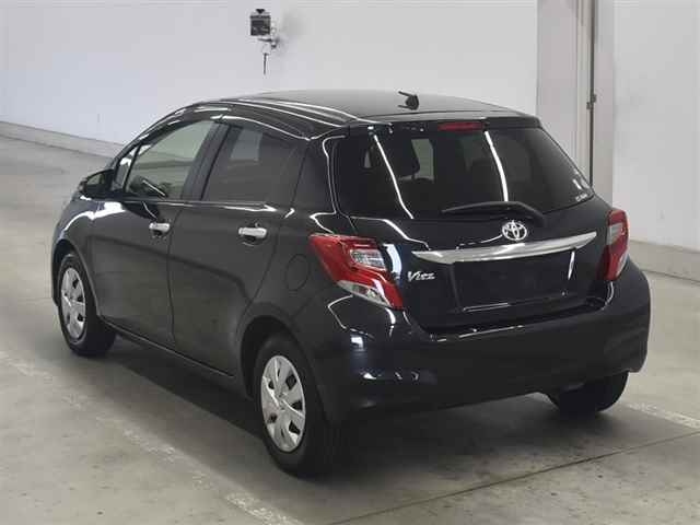 TOYOTA VITZ 2016