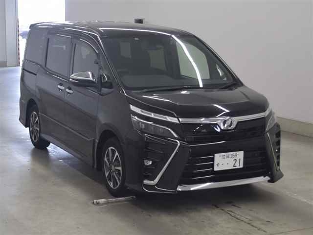 TOYOTA VOXY 2019