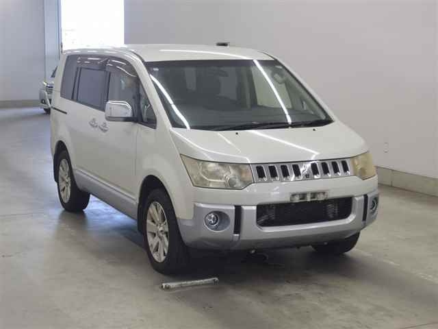MITSUBISHI DELICA D5 2013